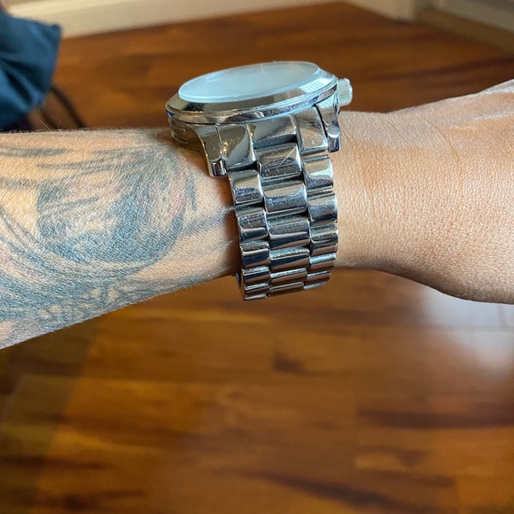 Michael Kors Watch - Picture 2 of 6